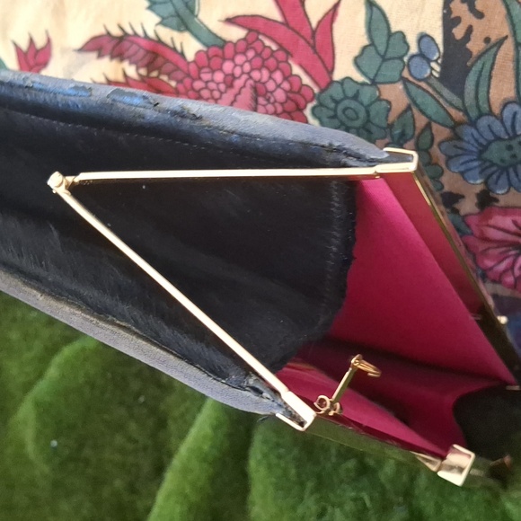 Vintage hair on cowhide envelope purse with gold clasp - Picture 4 of 4